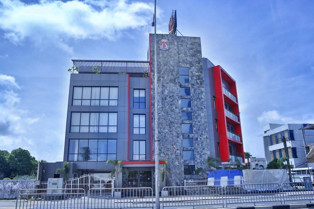 Earl'S Red Colombo Hotell Exteriör bild