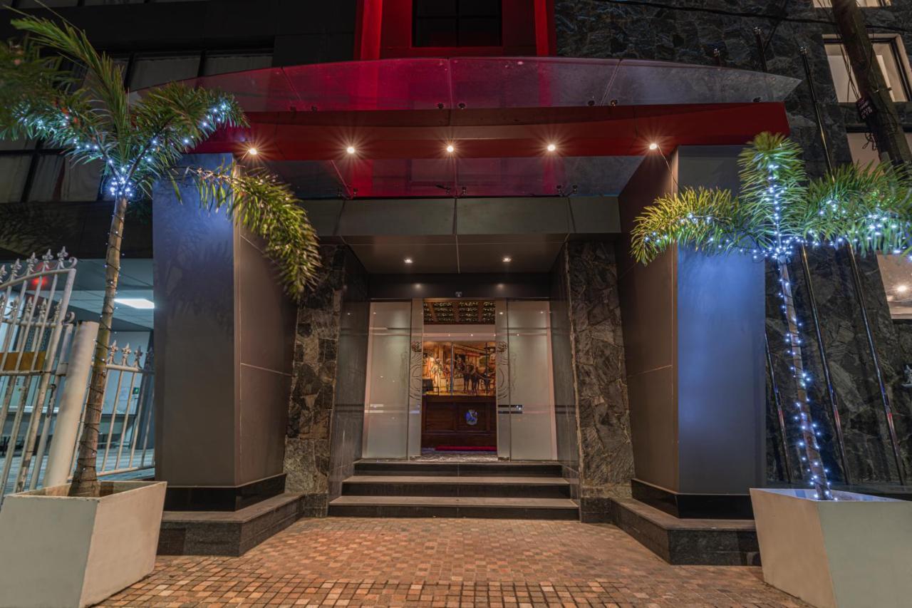 Earl'S Red Colombo Hotell Exteriör bild