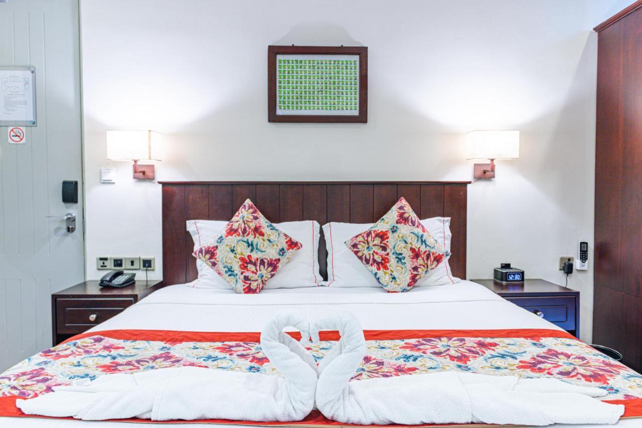 Earl'S Red Colombo Hotell Exteriör bild